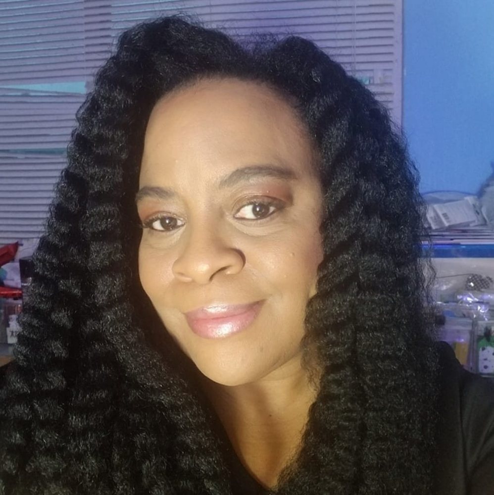 Meet your Posher, Valerie